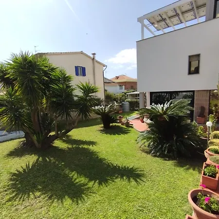 ゲストハウス Acquamarina チビタベッキア